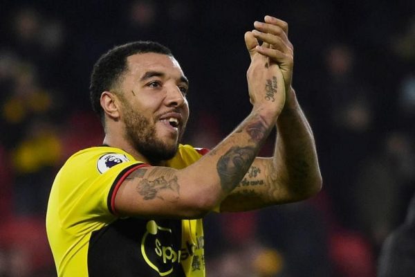 Sepak bola: 10 pemain Watford mendominasi Villa dengan Deeney menggandakan kemenangan 3-0