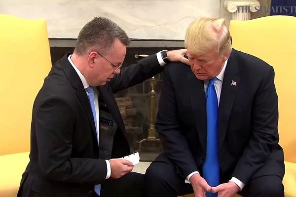 Perpecahan Christianity Today dengan Trump menyoroti masalah yang lebih dalam di Amerika evangelis kulit putih