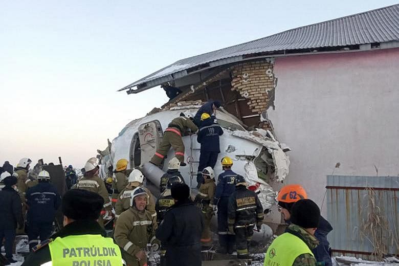 Kazakhstan memperingati hari berkabung setelah kecelakaan pesawat menewaskan 12 orang