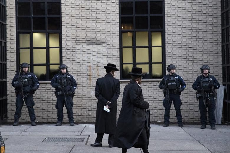 Lima orang ditikam pada perayaan Hanukkah dalam serangan terbaru terhadap orang Yahudi