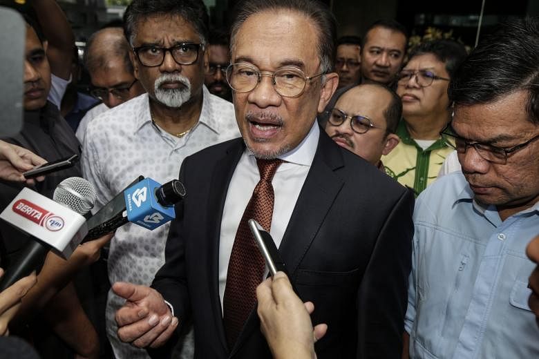 Presiden PKR Anwar Ibrahim mendesak partai untuk terus maju, tidak kehilangan fokus pada reformasi