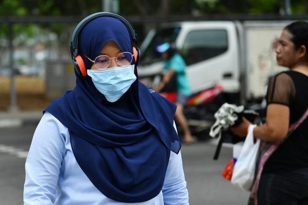 Masyarakat harus menggunakan masker bedah, bukan masker N95, untuk mencegah penyebaran virus Wuhan: Para ahli