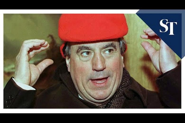 Bintang Monty Python Terry Jones meninggal pada usia 77