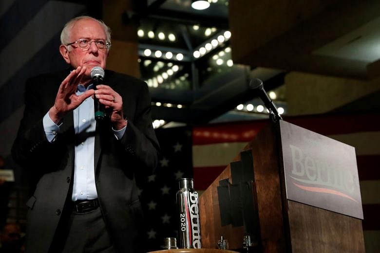 Sanders menang dalam jajak pendapat saat ia berhenti berkampanye untuk pemakzulan